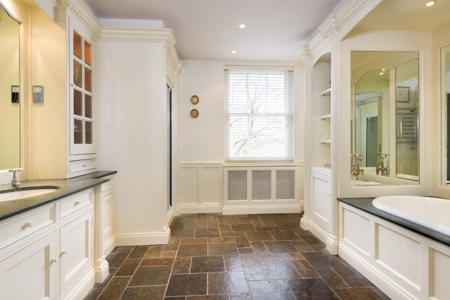 The family bathroom on the first floor.