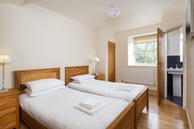 Twin bedroom